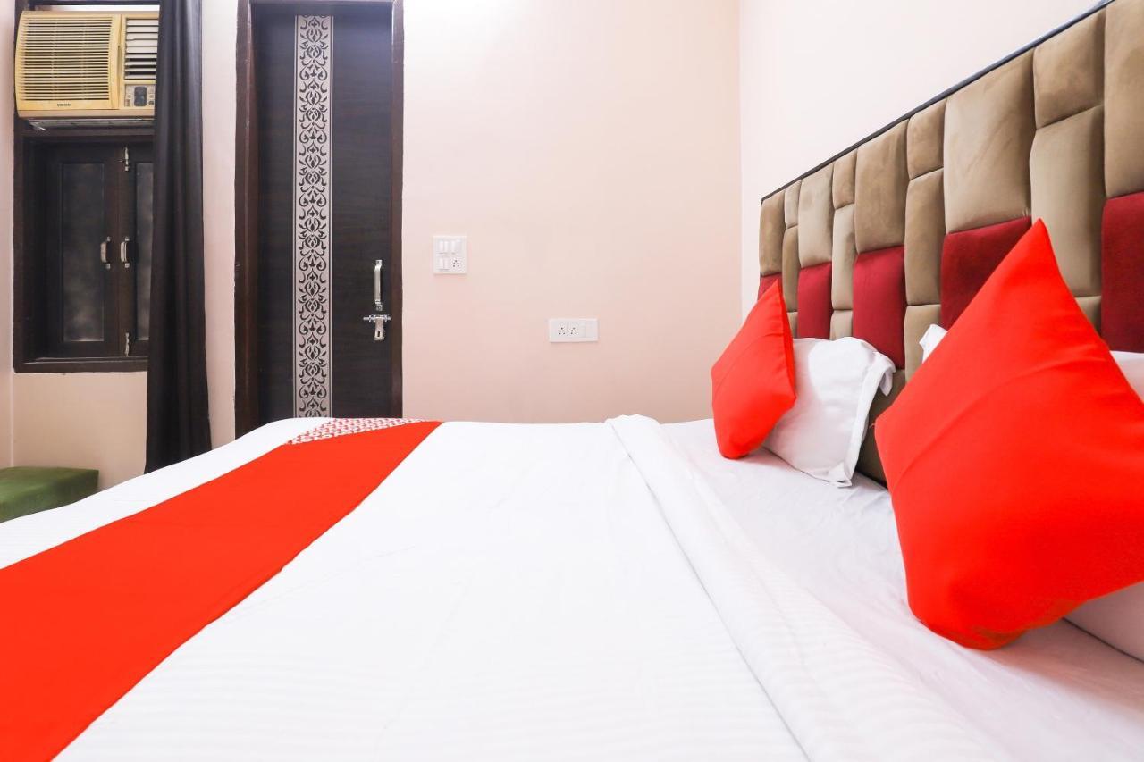 Oyo 77819 Shahdara Inn Yeni Delhi Dış mekan fotoğraf