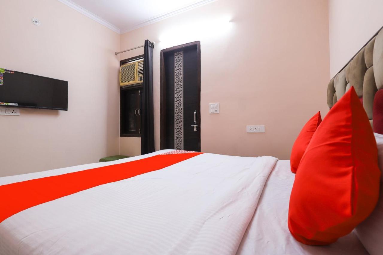 Oyo 77819 Shahdara Inn Yeni Delhi Dış mekan fotoğraf