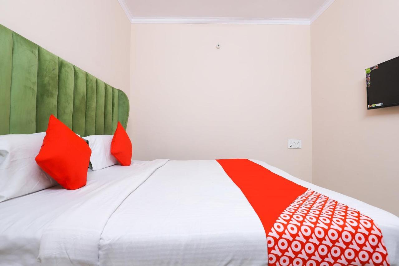 Oyo 77819 Shahdara Inn Yeni Delhi Dış mekan fotoğraf