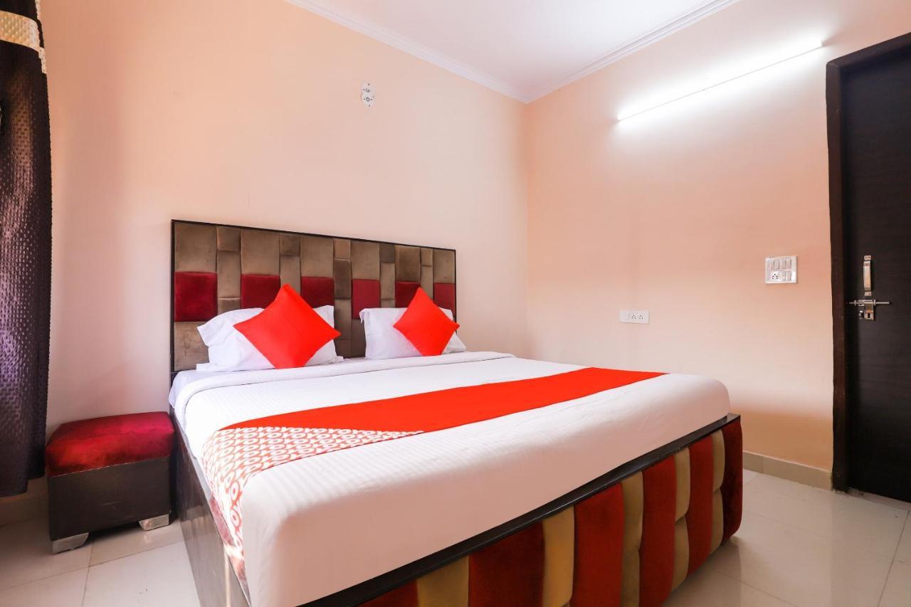 Oyo 77819 Shahdara Inn Yeni Delhi Dış mekan fotoğraf