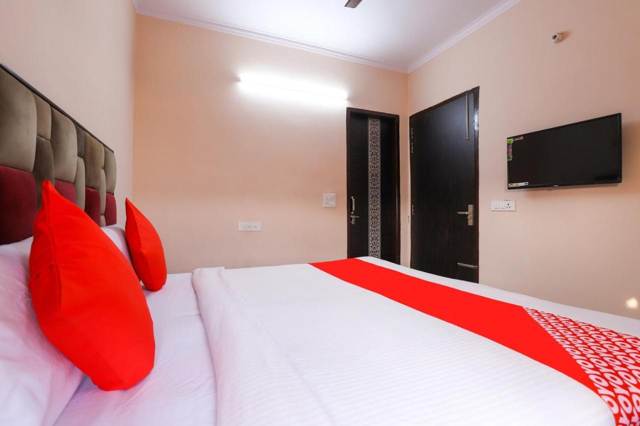 Oyo 77819 Shahdara Inn Yeni Delhi Dış mekan fotoğraf