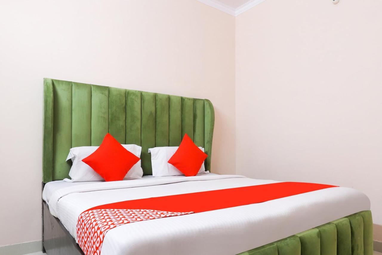 Oyo 77819 Shahdara Inn Yeni Delhi Dış mekan fotoğraf