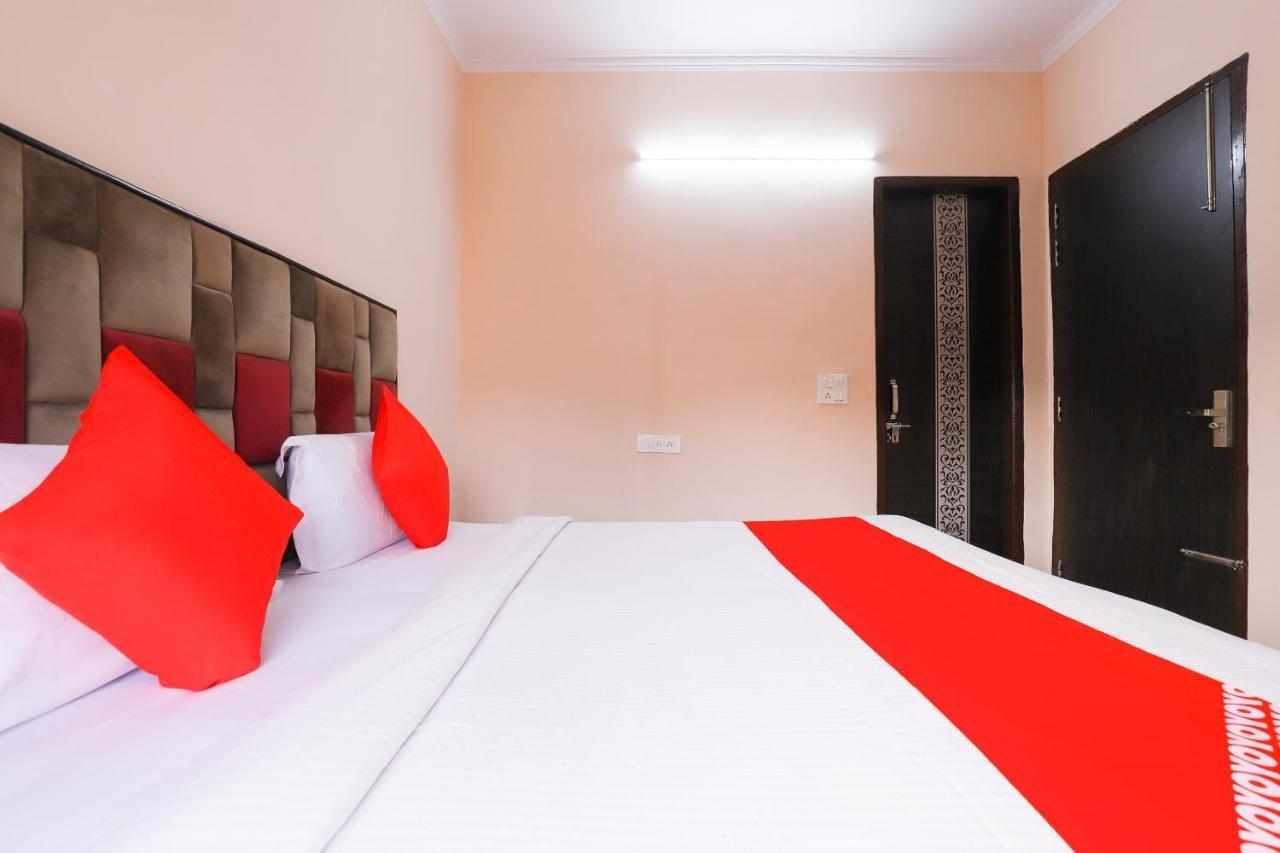 Oyo 77819 Shahdara Inn Yeni Delhi Dış mekan fotoğraf